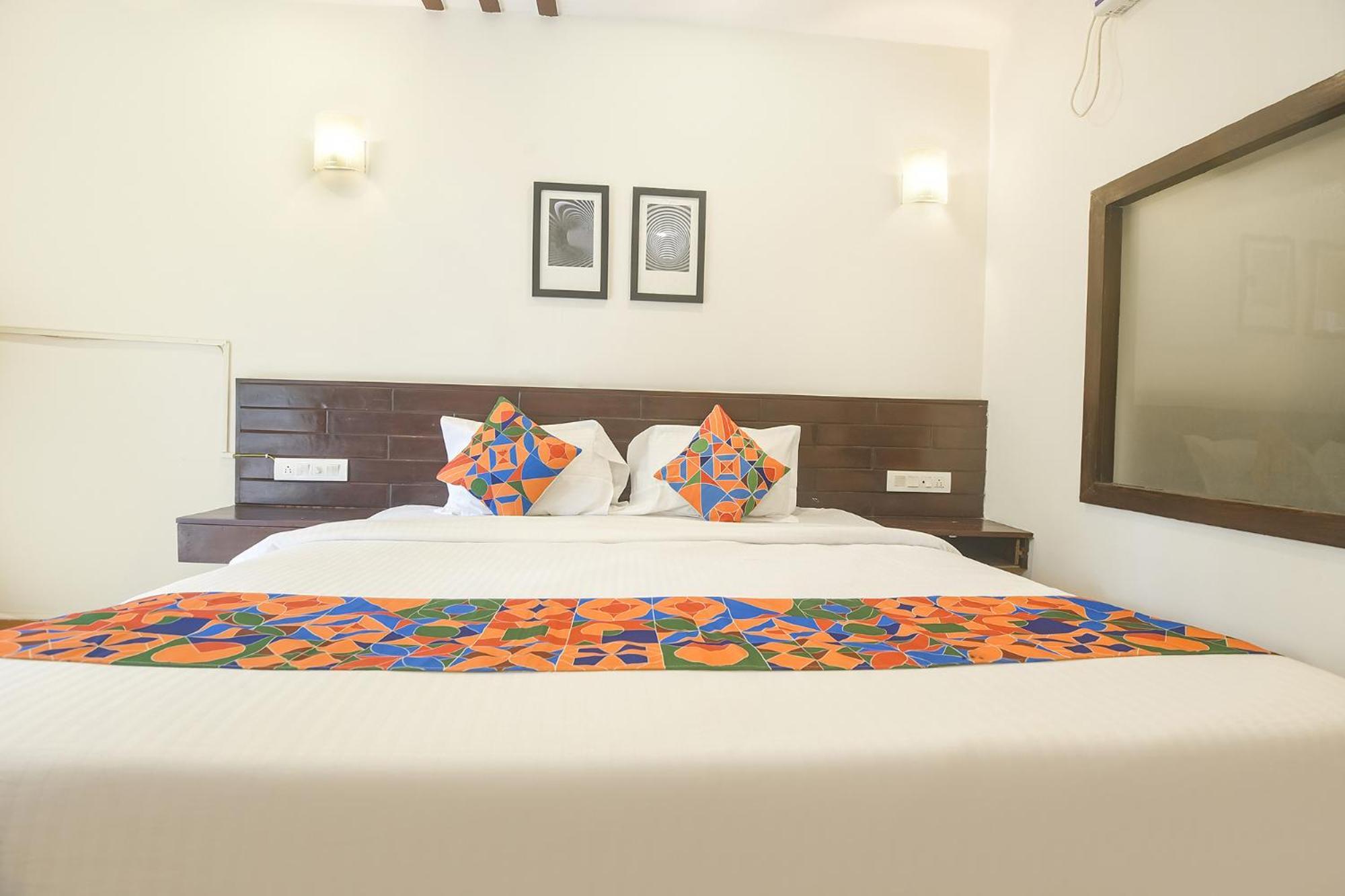 Fabhotel La Volga - Nr Morjim Beach 外观 照片