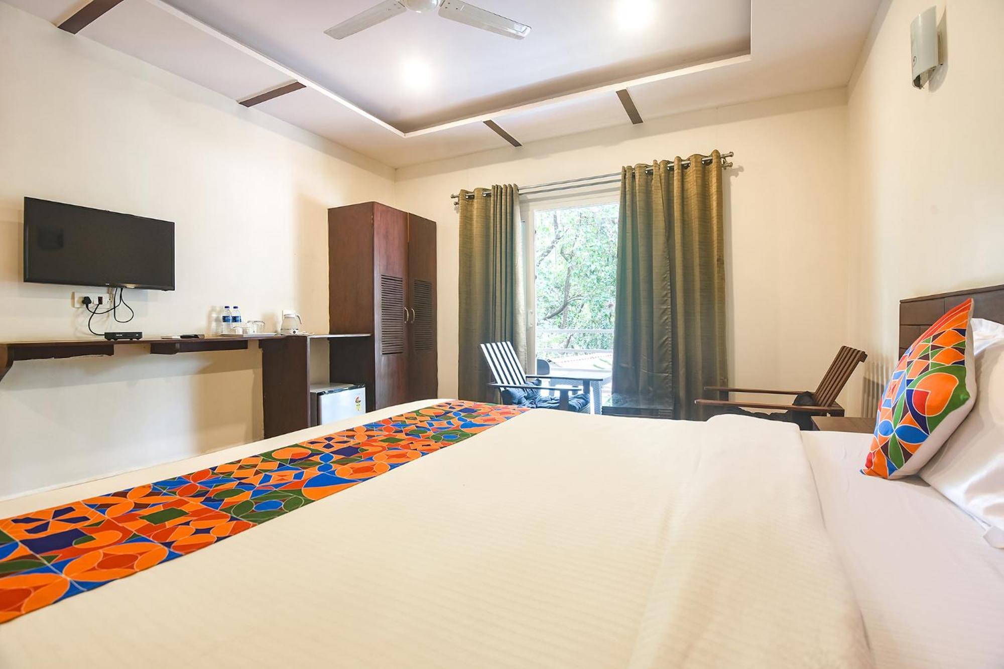 Fabhotel La Volga - Nr Morjim Beach 外观 照片