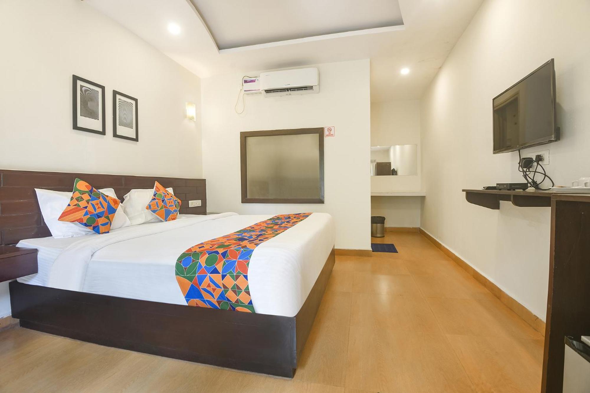 Fabhotel La Volga - Nr Morjim Beach 外观 照片