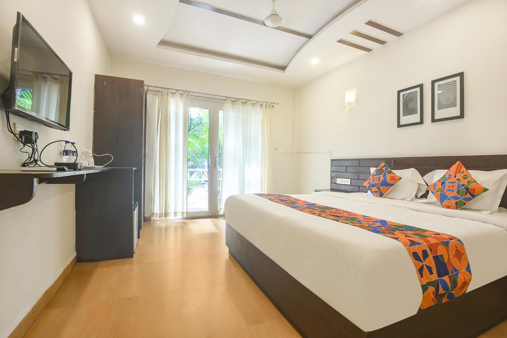 Fabhotel La Volga - Nr Morjim Beach 外观 照片