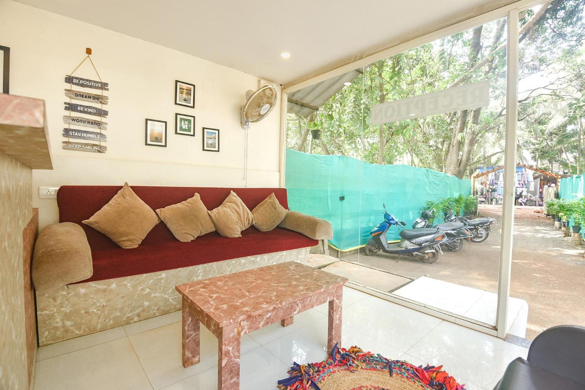 Fabhotel La Volga - Nr Morjim Beach 外观 照片