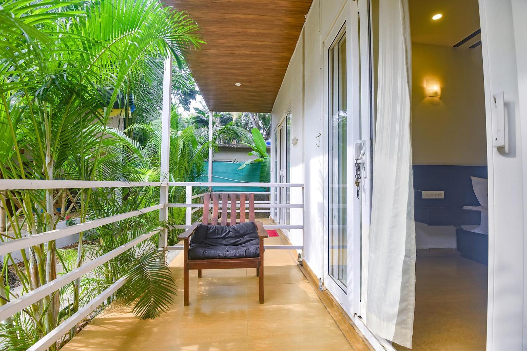 Fabhotel La Volga - Nr Morjim Beach 外观 照片