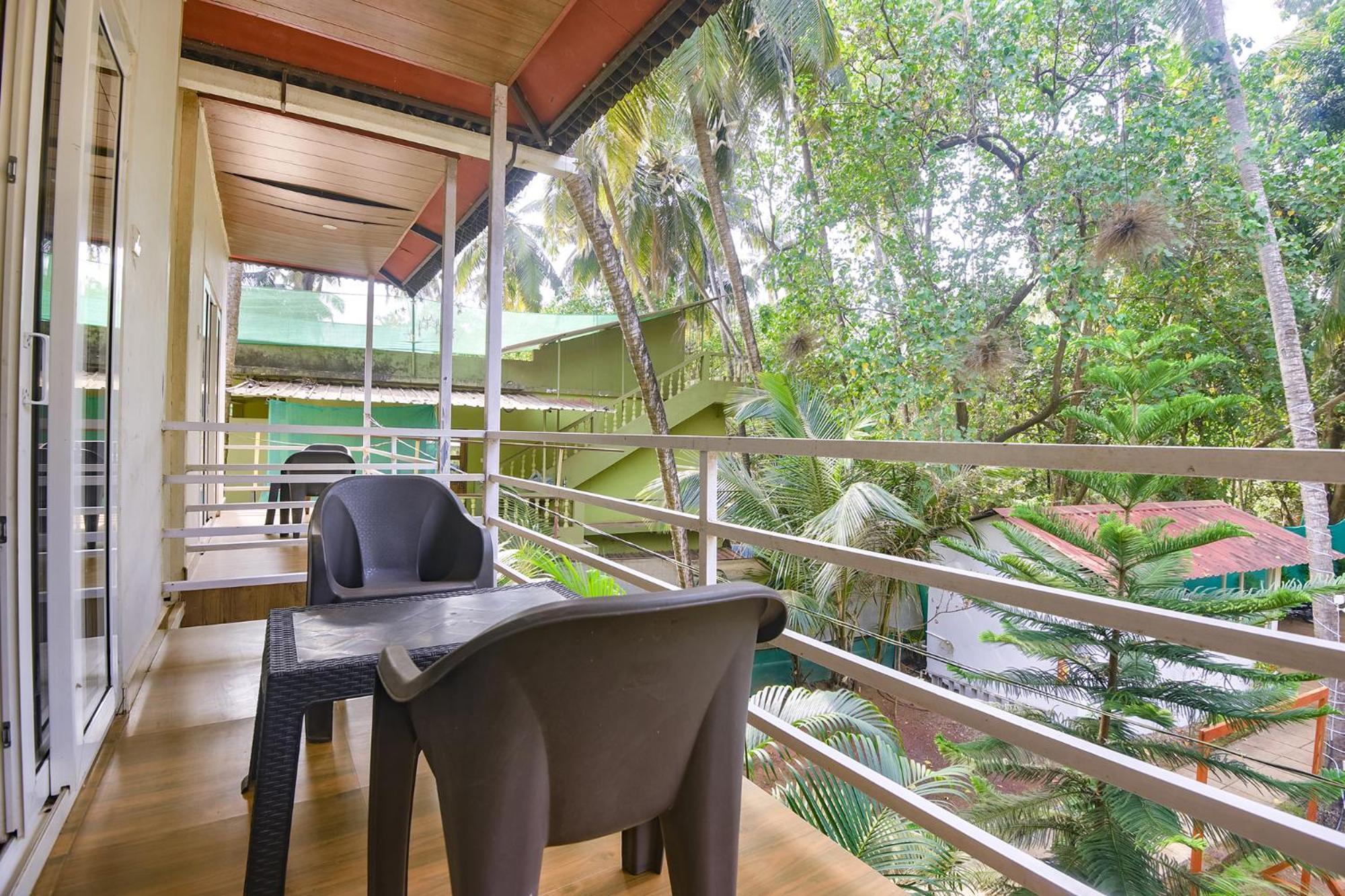 Fabhotel La Volga - Nr Morjim Beach 外观 照片