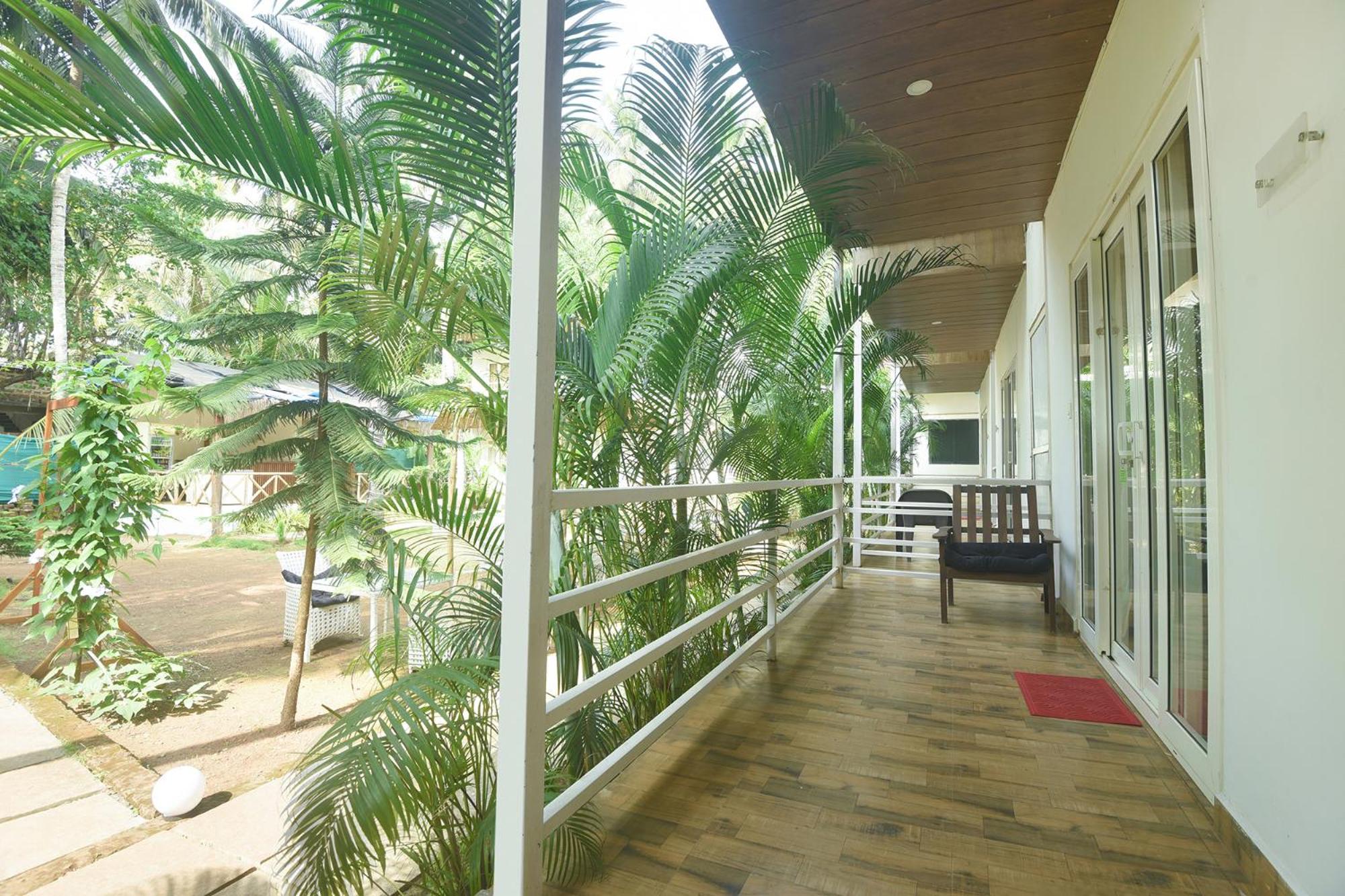 Fabhotel La Volga - Nr Morjim Beach 外观 照片